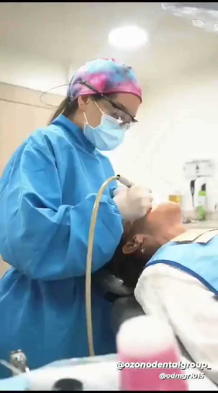 Video de paciente: Paciente Ozono Dental Group cuenta su experiencia en Ozono Dental Group